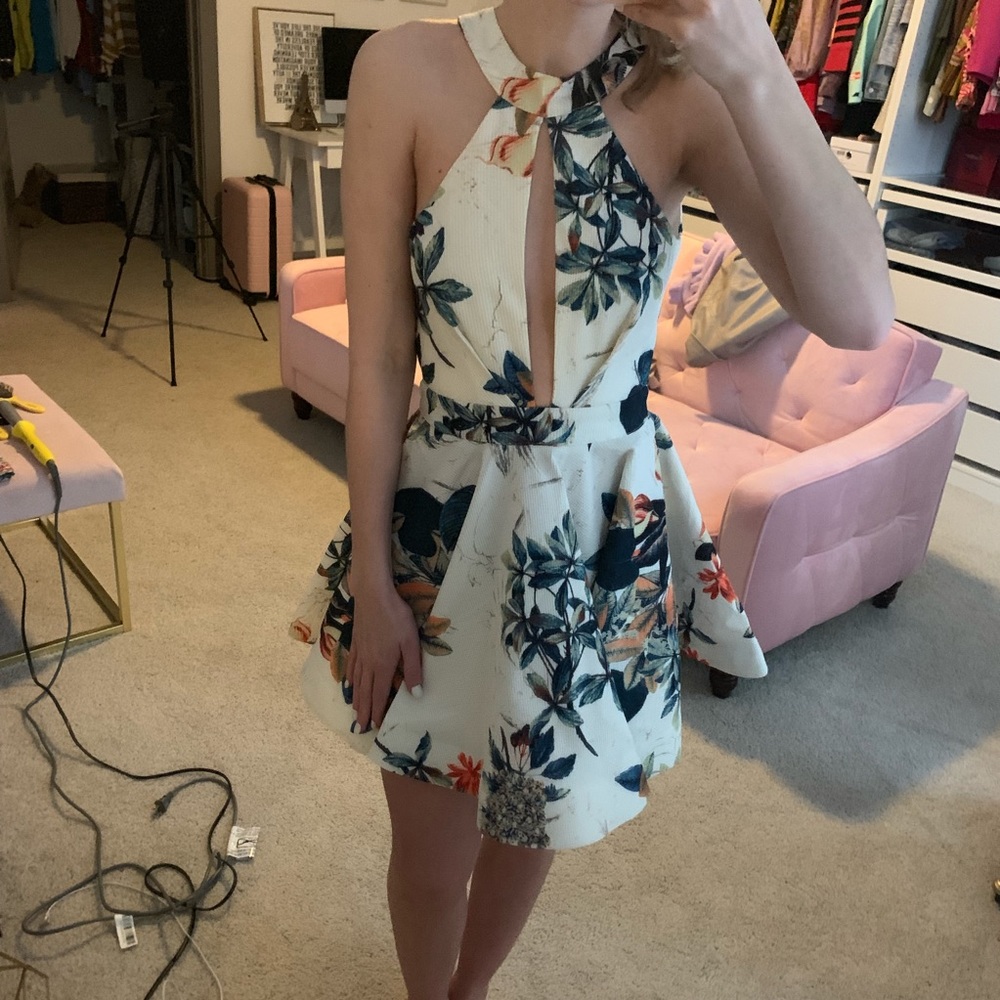 Lulu’s Floral Dress Size Small